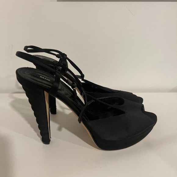 Bally heels - Picture 1 of 6